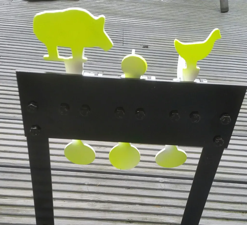 [CR03-NRAChook25Hog-stand] NRA Style Triple Cordless Resetting Target - Chick & Hog on stand